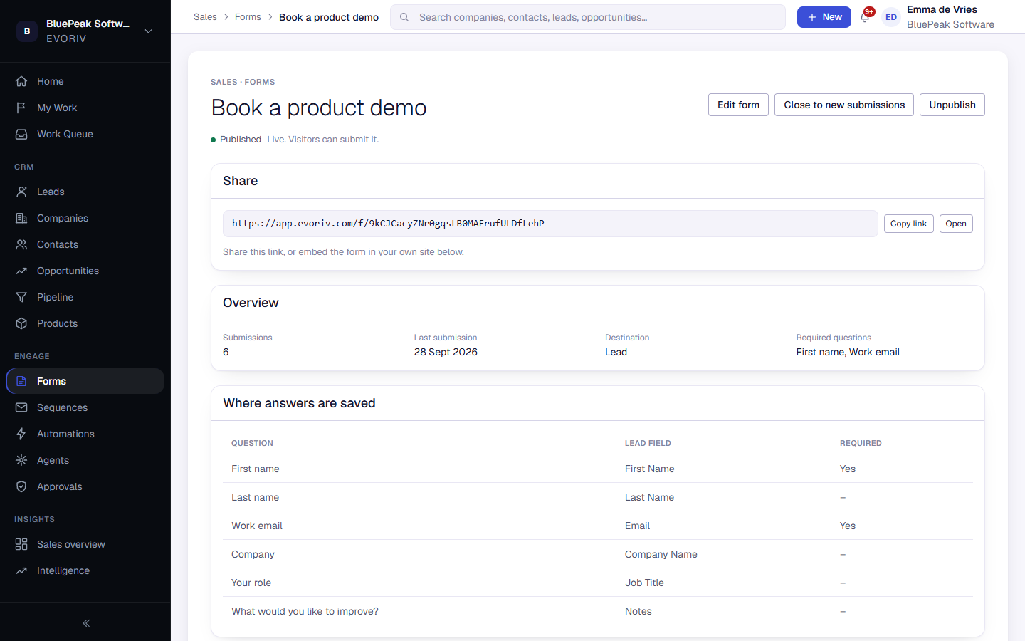 A published form's detail page with its share link, overview and recent submissions with source and campaign.